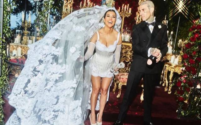 Kourtney Kardashian y Travis Barker tienen boda millonaria en Italia - El  Sol de Puebla | Noticias Locales, Policiacas, sobre México, Puebla y el  Mundo